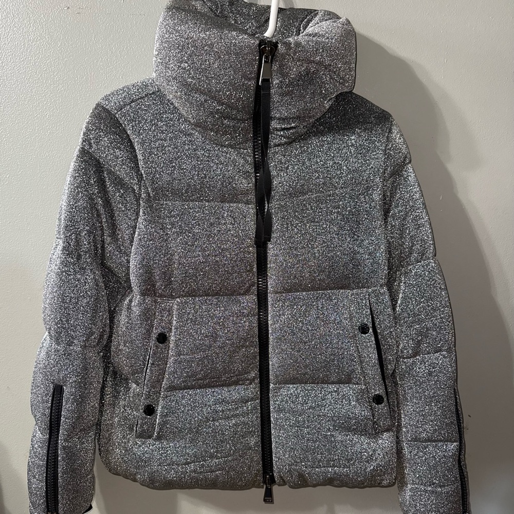 Women’s Moncler Sparkling Bandama Silver Down Jacket. Size 2